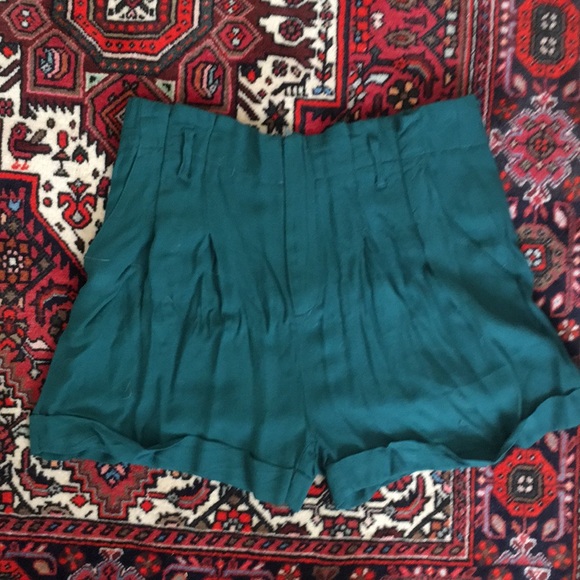 Sparkle & fade urban outfitters paper bag shorts - Picture 2 of 5